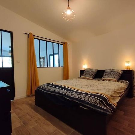 Appartement Avec Jardin Privatif Cuers Exterior photo