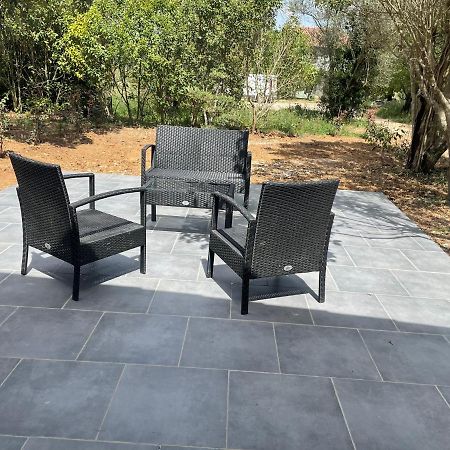 Appartement Avec Jardin Privatif Cuers Exterior photo