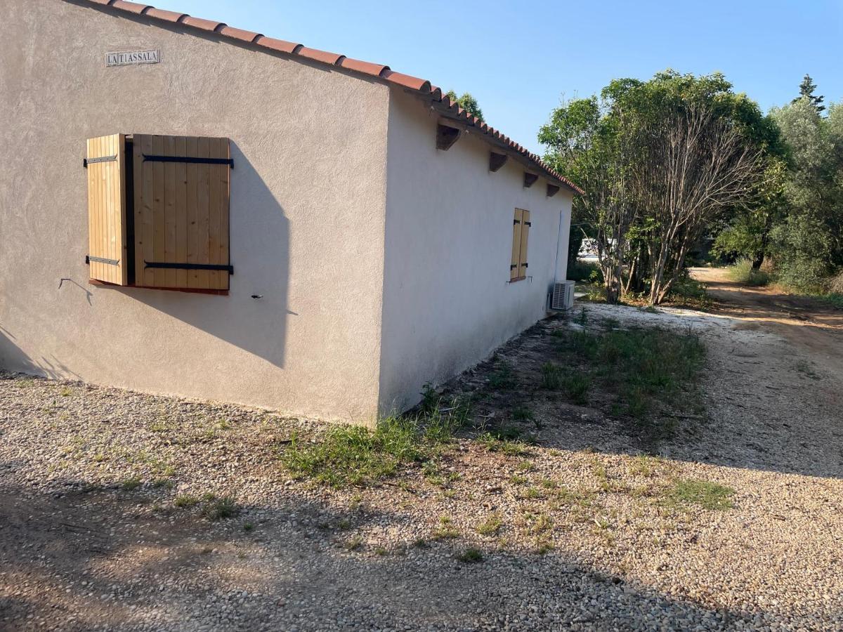 Appartement Avec Jardin Privatif Cuers Exterior photo